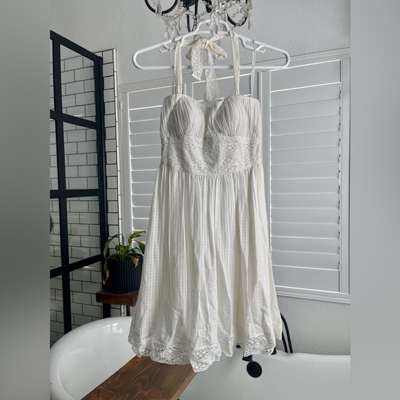 Dresses & Skirts - White House/Black Market Halter Dress Size 4